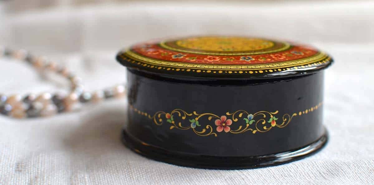 Red colorful floral jewelry box